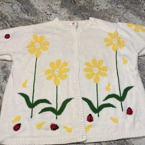 Short sleeve sweater with embroidered details